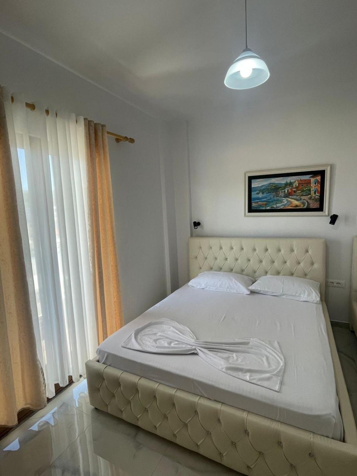 Vila Hergi Sarandë Exterior foto