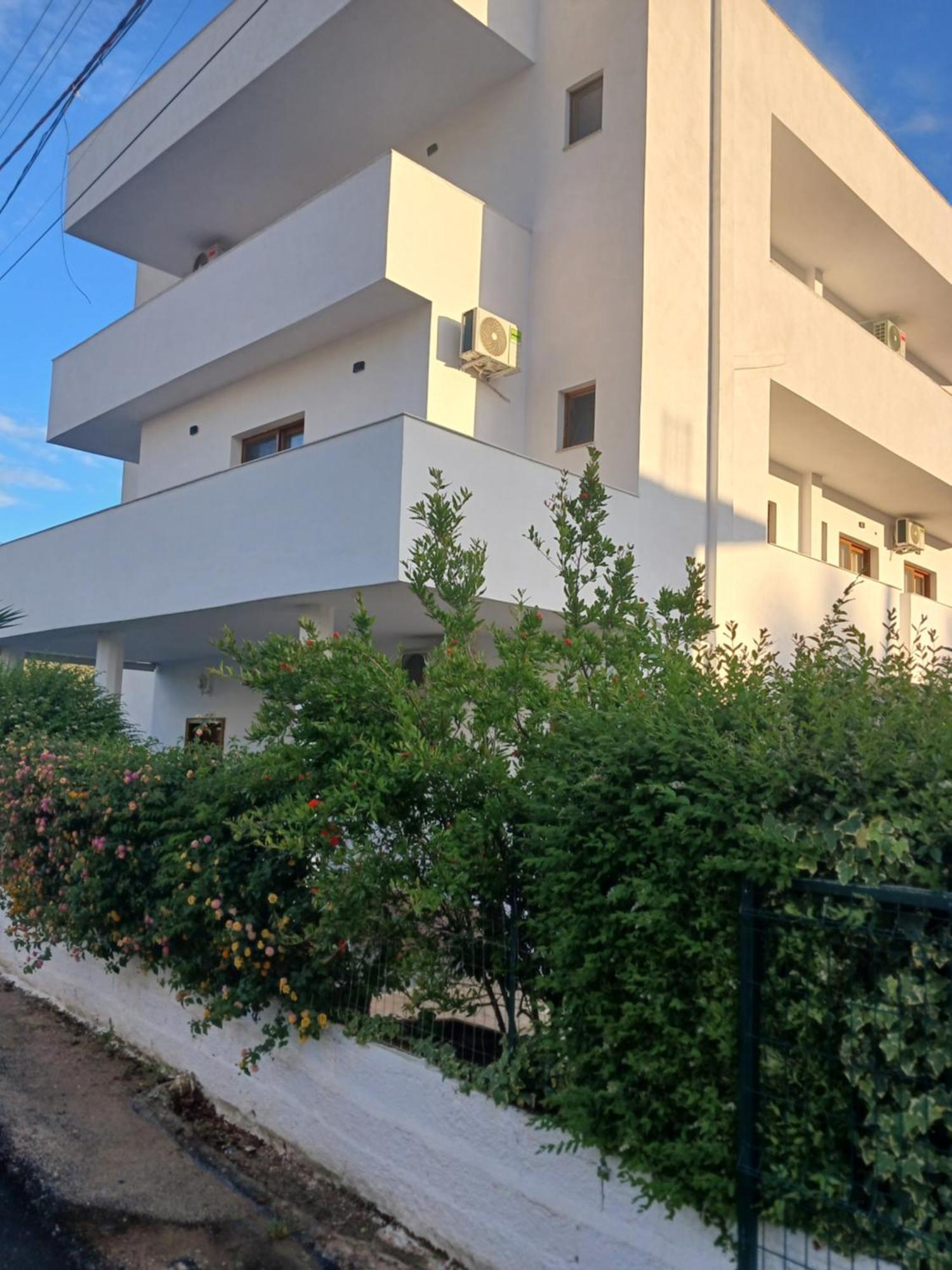 Vila Hergi Sarandë Exterior foto