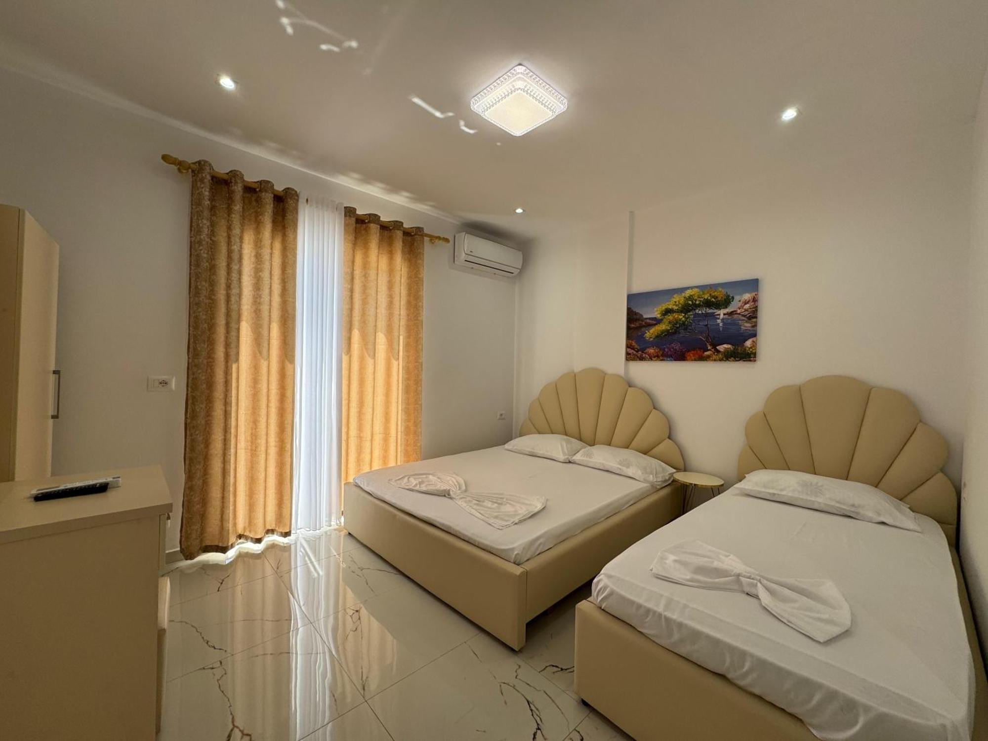 Vila Hergi Sarandë Exterior foto